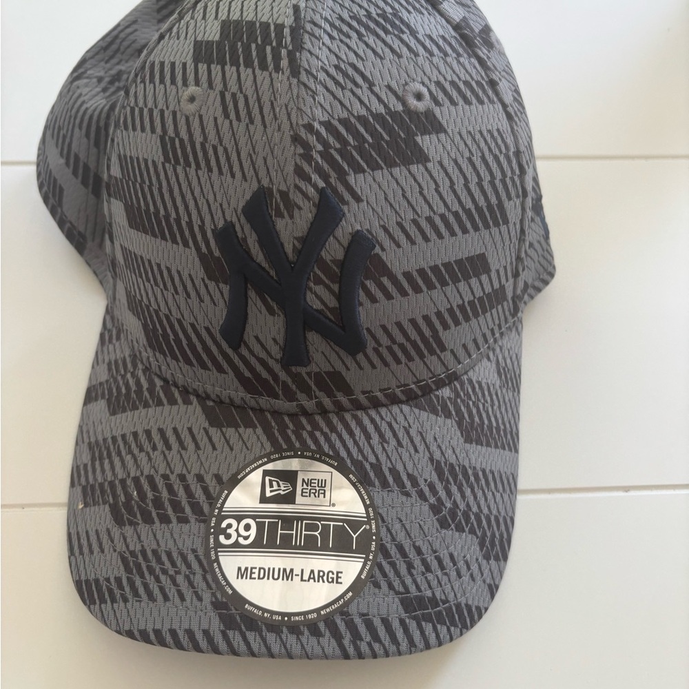 New Era Yankees Black and Gray Geometric Cap